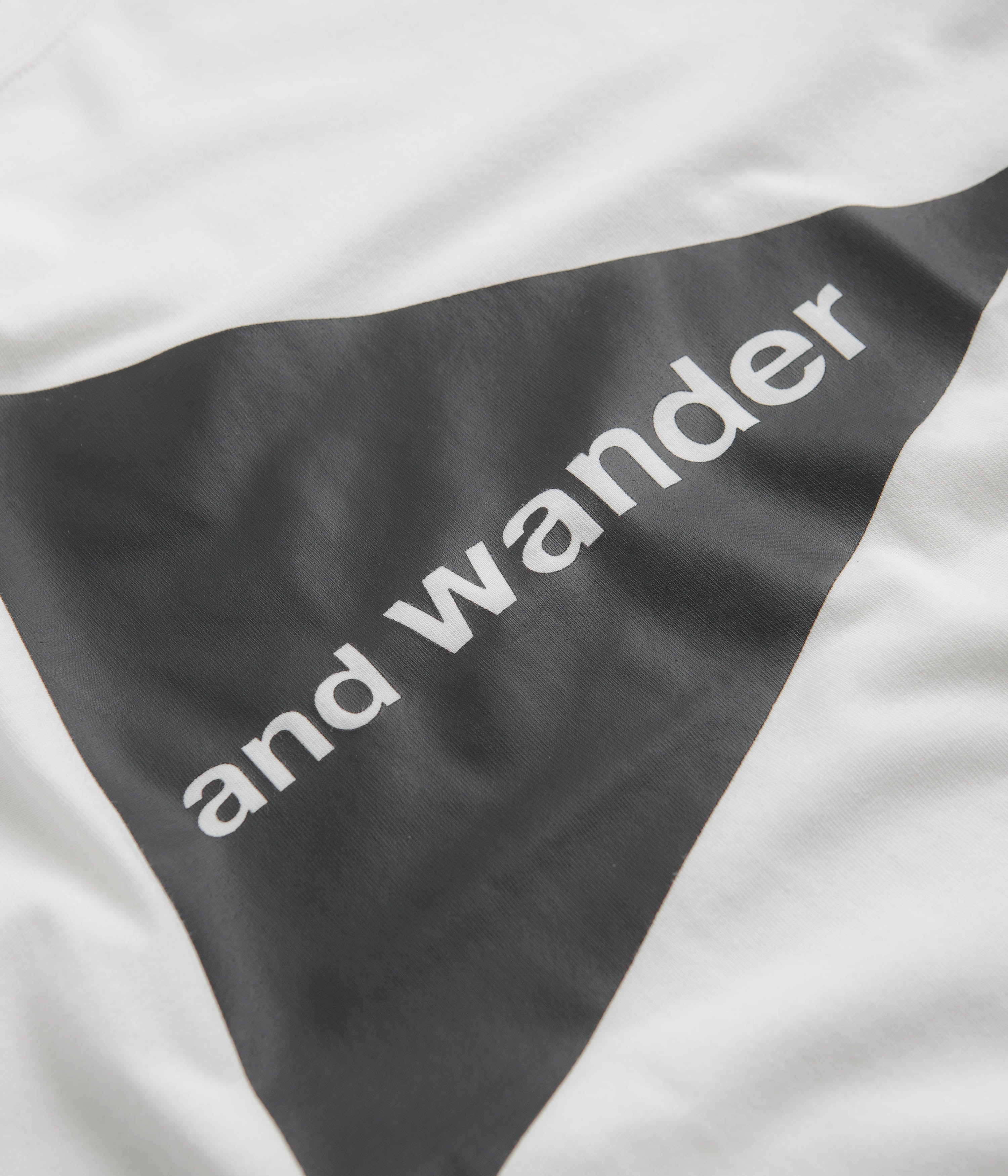 and wander Logo T-Shirt - White