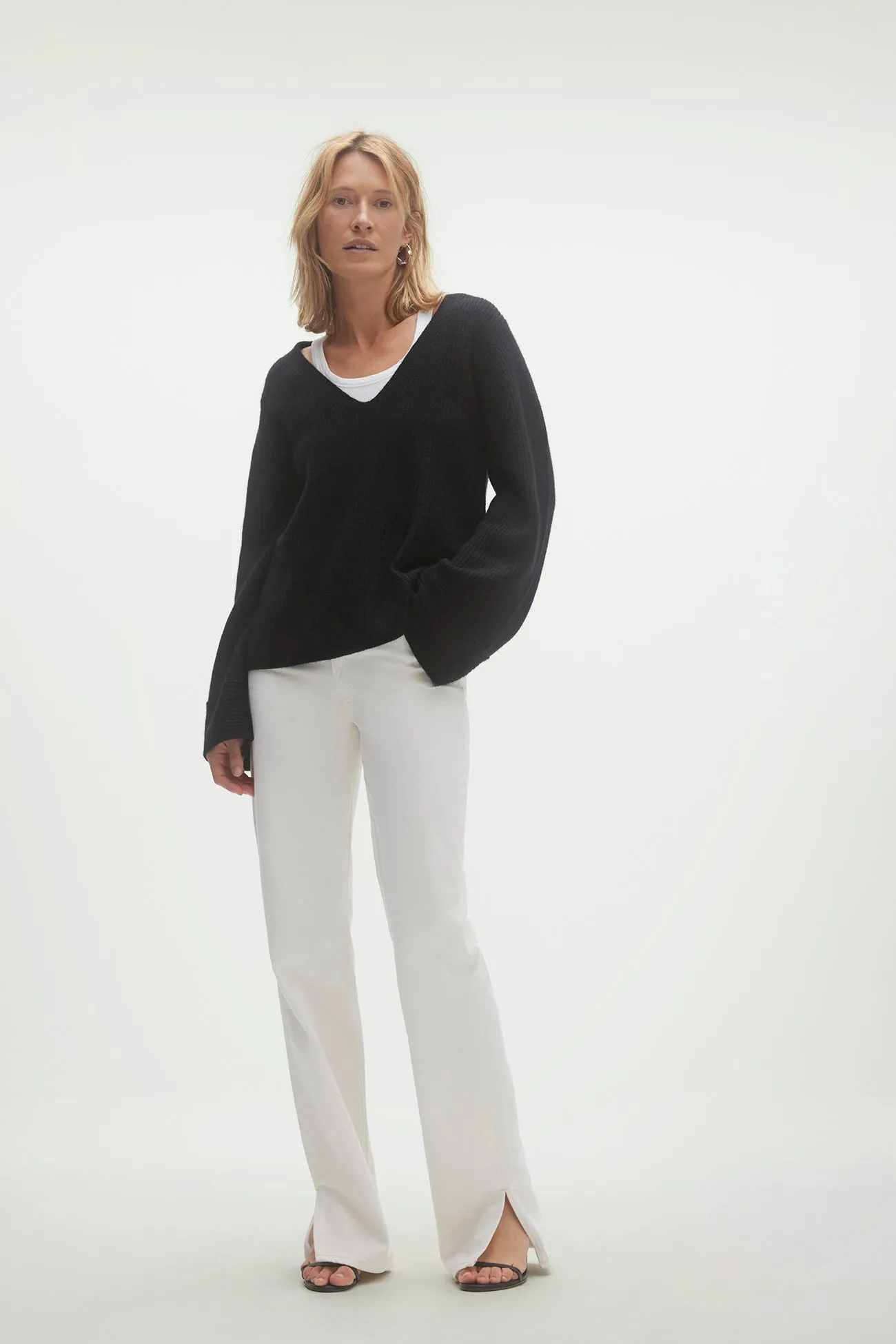 JANET V-NECK CASHMERE SWEATER