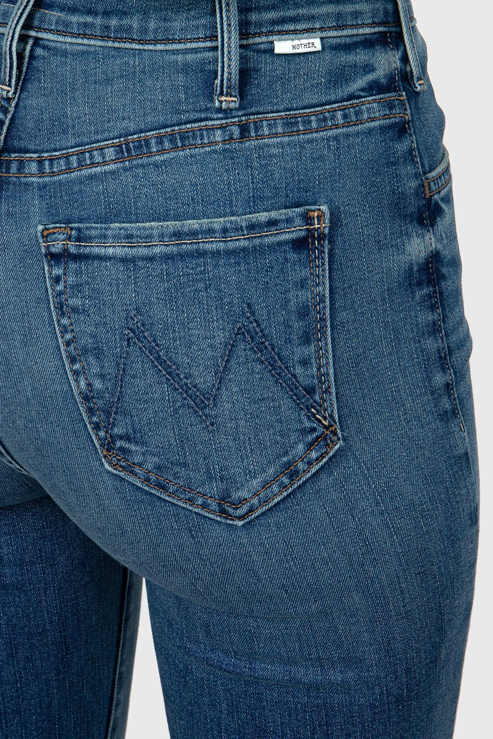 Mother Jeans The Hustler Ankle Fray Denim Medio in Denim