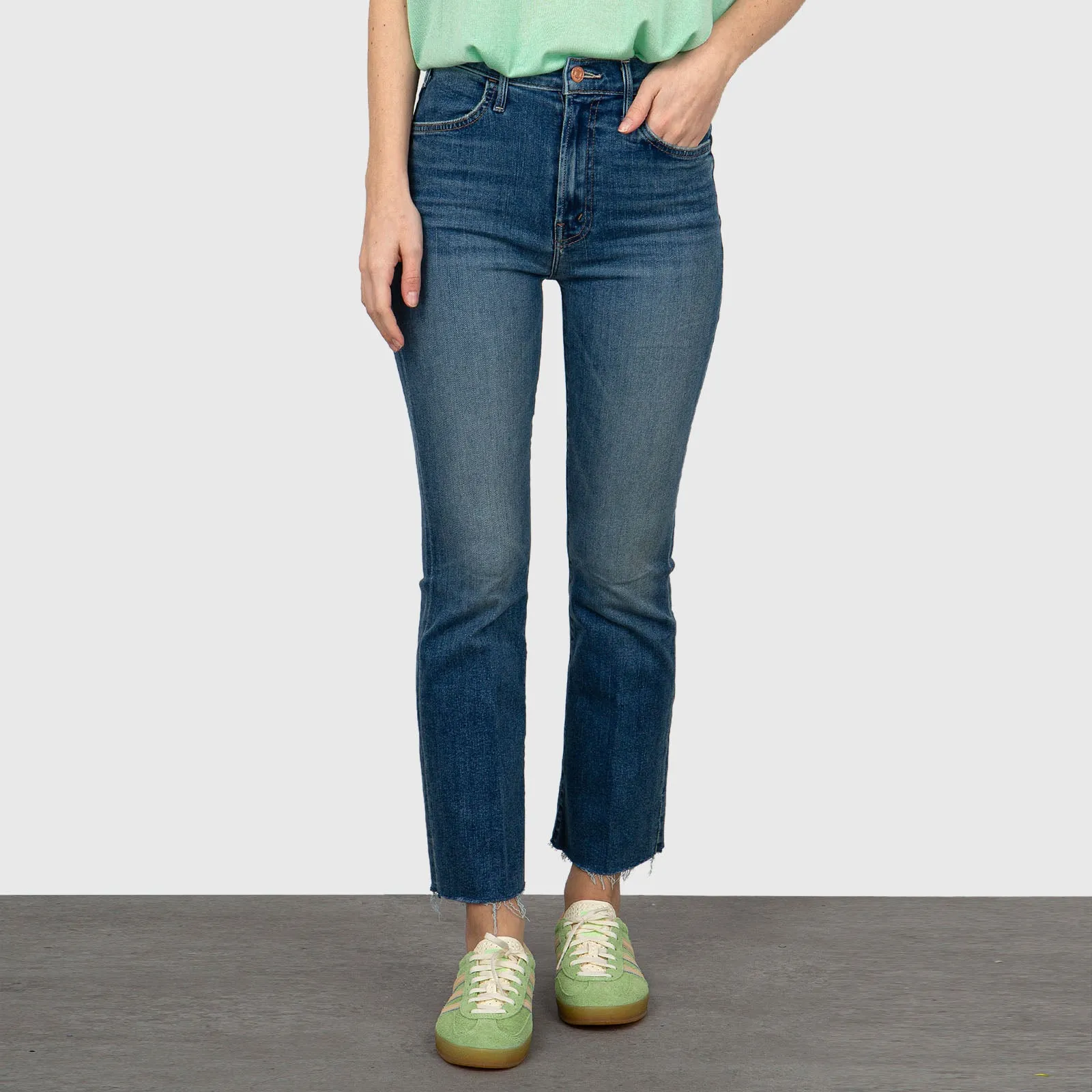 Mother Jeans The Hustler Ankle Fray Denim Medio in Denim