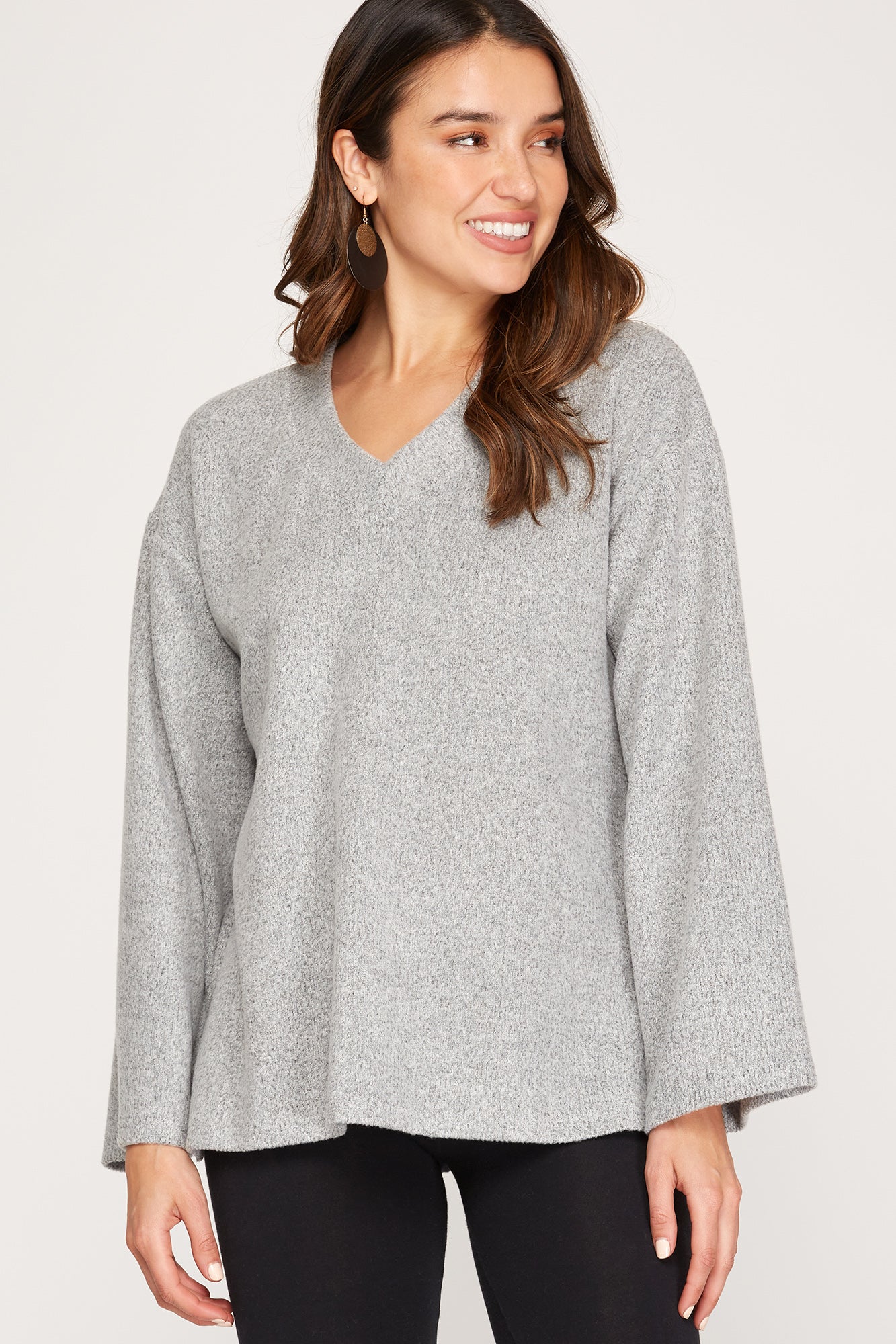 V-NECK LONG SLEEVE SWEATER - GREY