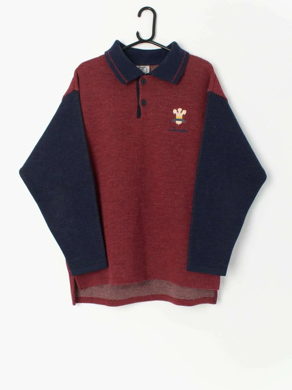 Vintage heavy weight sports sweater in burgundy and navy by Cambé Sport – Medium